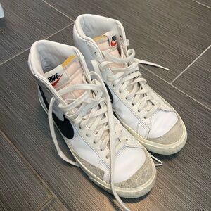Nike Blazers women’s 8